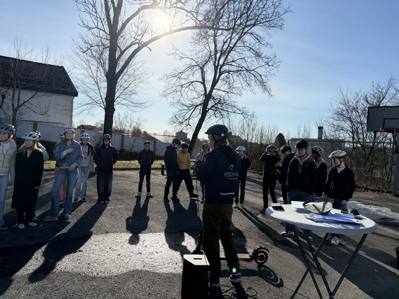 Photo 5962803565371788679 Y (1)